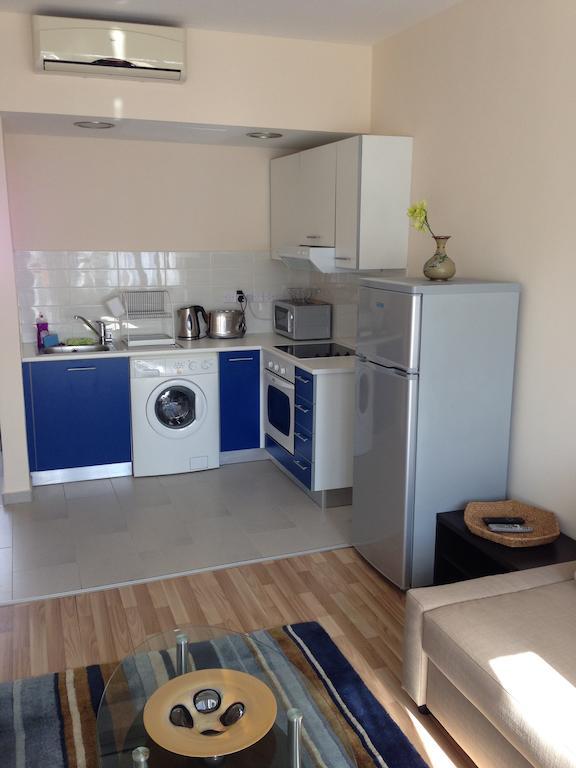 Zavos Colours Boutique Apartments Limassol Zimmer foto